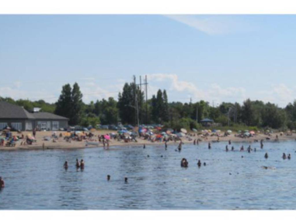 Le Gite Du Pecheur Metabetchouan-Lac-a-la-Croix Bagian luar foto